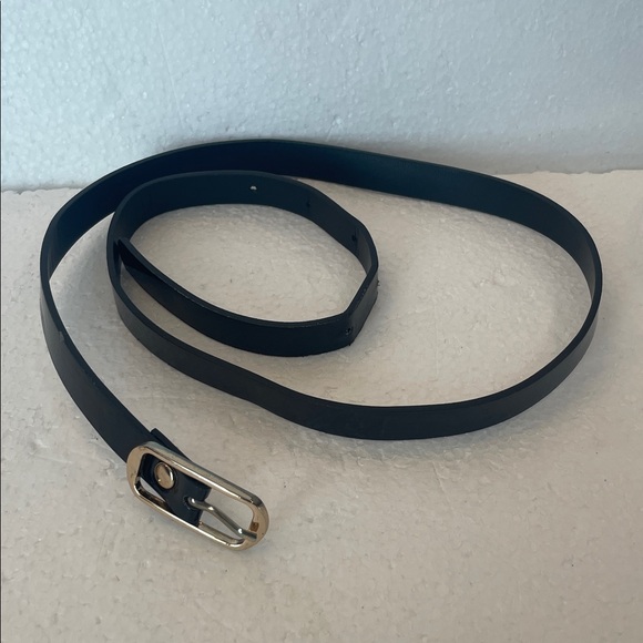 Vintage Classic Black Slim Women's Belt Gold Buckle women’s size 6 - Picture 7 of 7